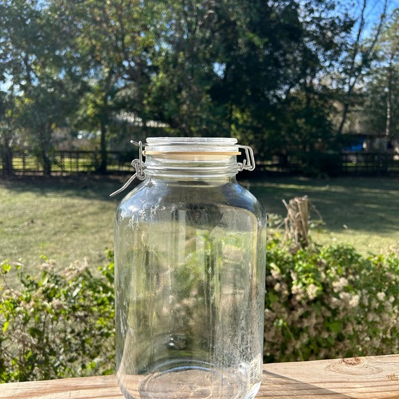 Clear Glass Storage Jar with Clamp Lid - Picture 3 of 9